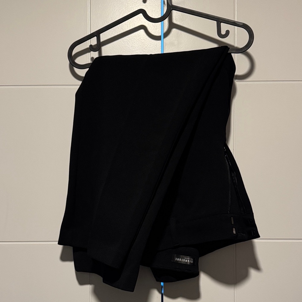 Reitmans Black Trousers Elegant and Versatile